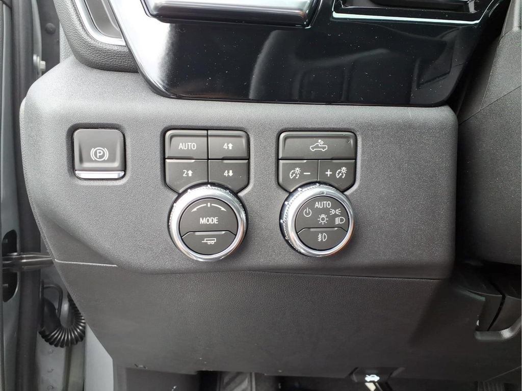 New 2026 GMC Sierra 2500 SLE w/ SLE Value Package; AWD/4WD image 16