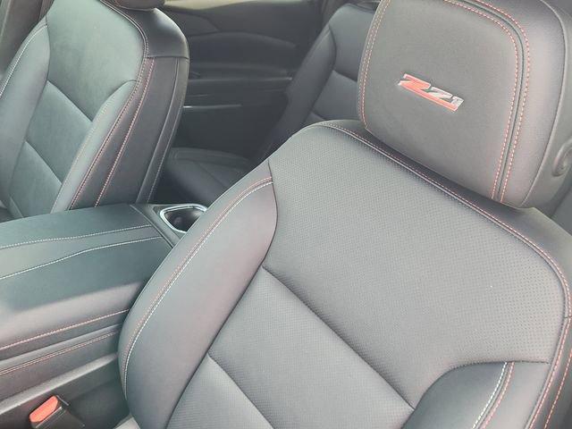 Used 2025 Chevrolet Traverse Z71 AWD/4WD image 24