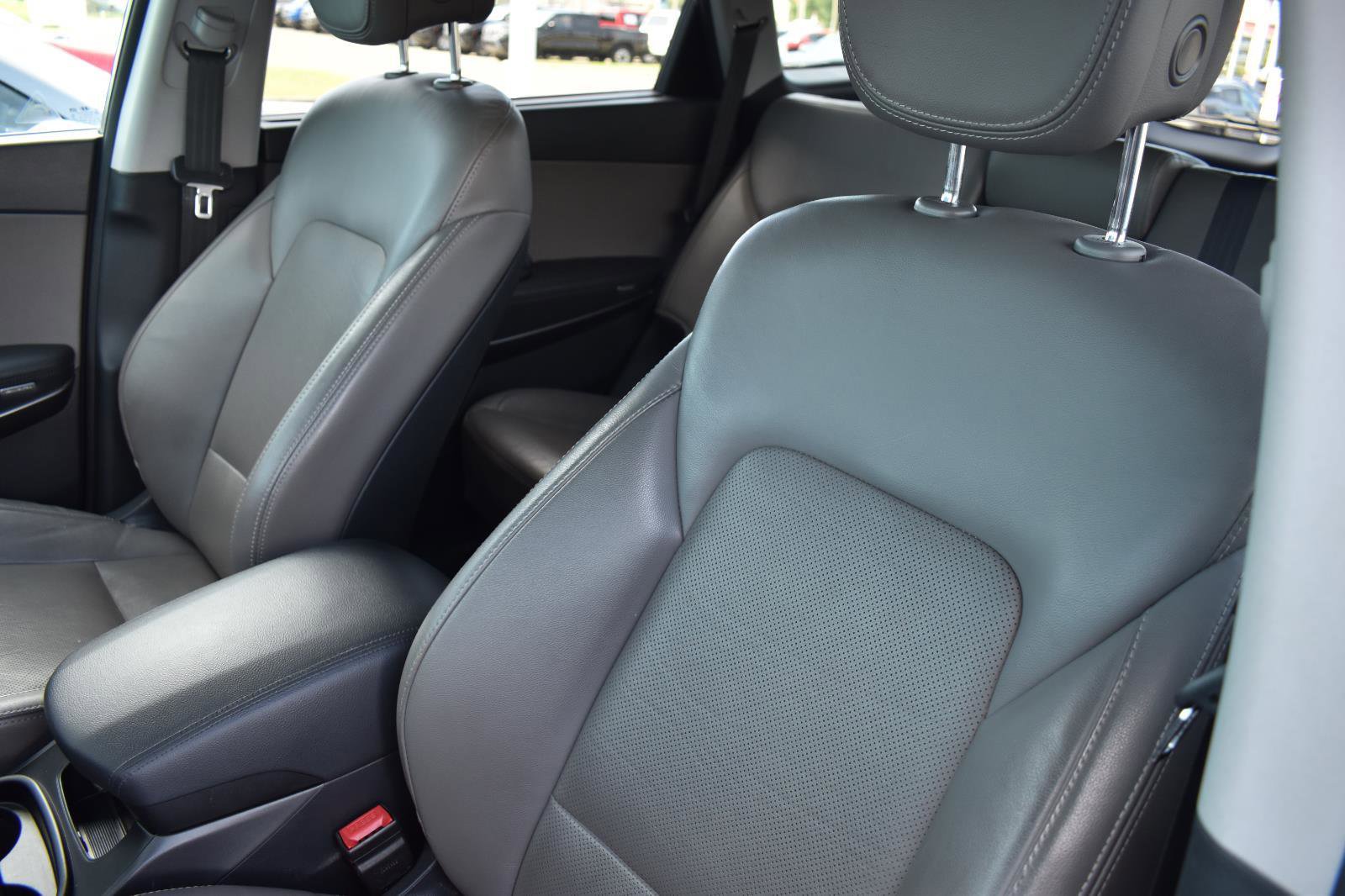 Used 2018 Hyundai Santa Fe SE w/ SE Premium Package 02 FWD image 28