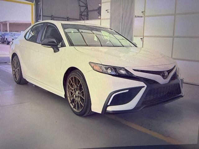 Used 2023 Toyota Camry SE AWD/4WD image 1