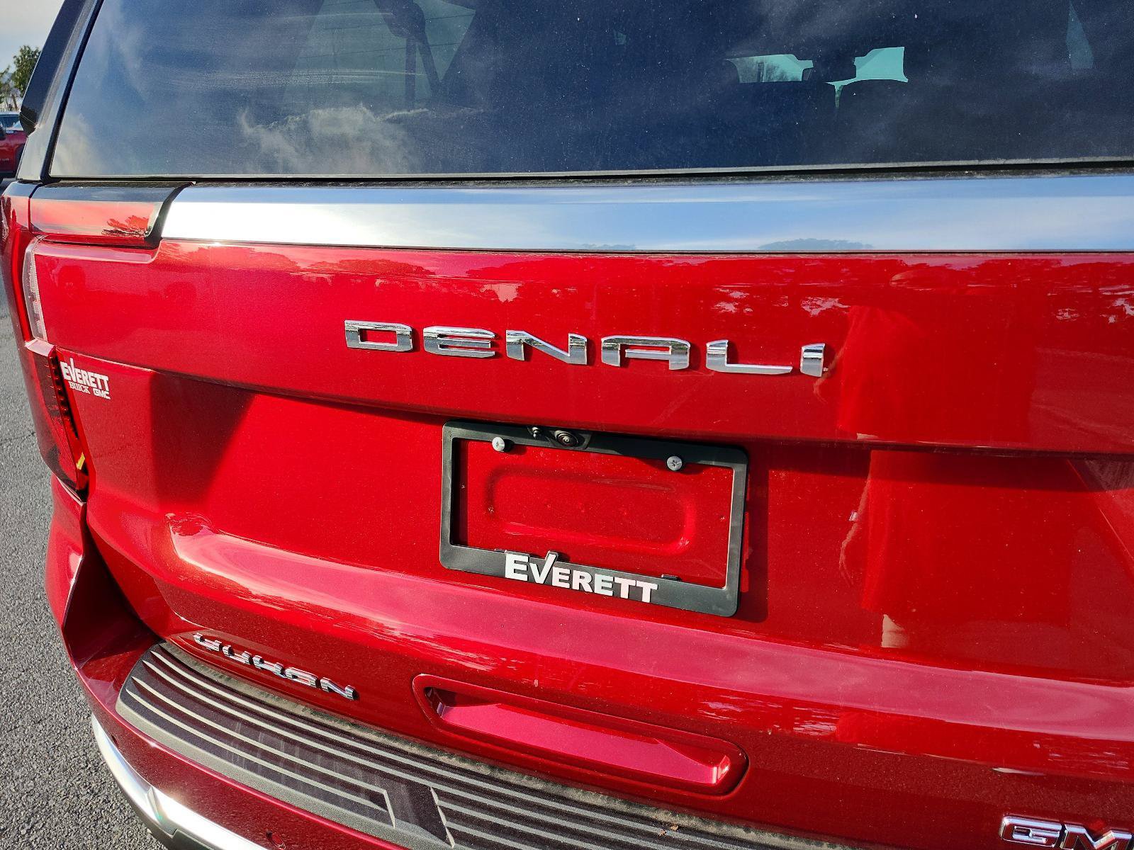 New 2026 GMC Yukon XL Denali w/ Sun & Power Step Package AWD/4WD image 4