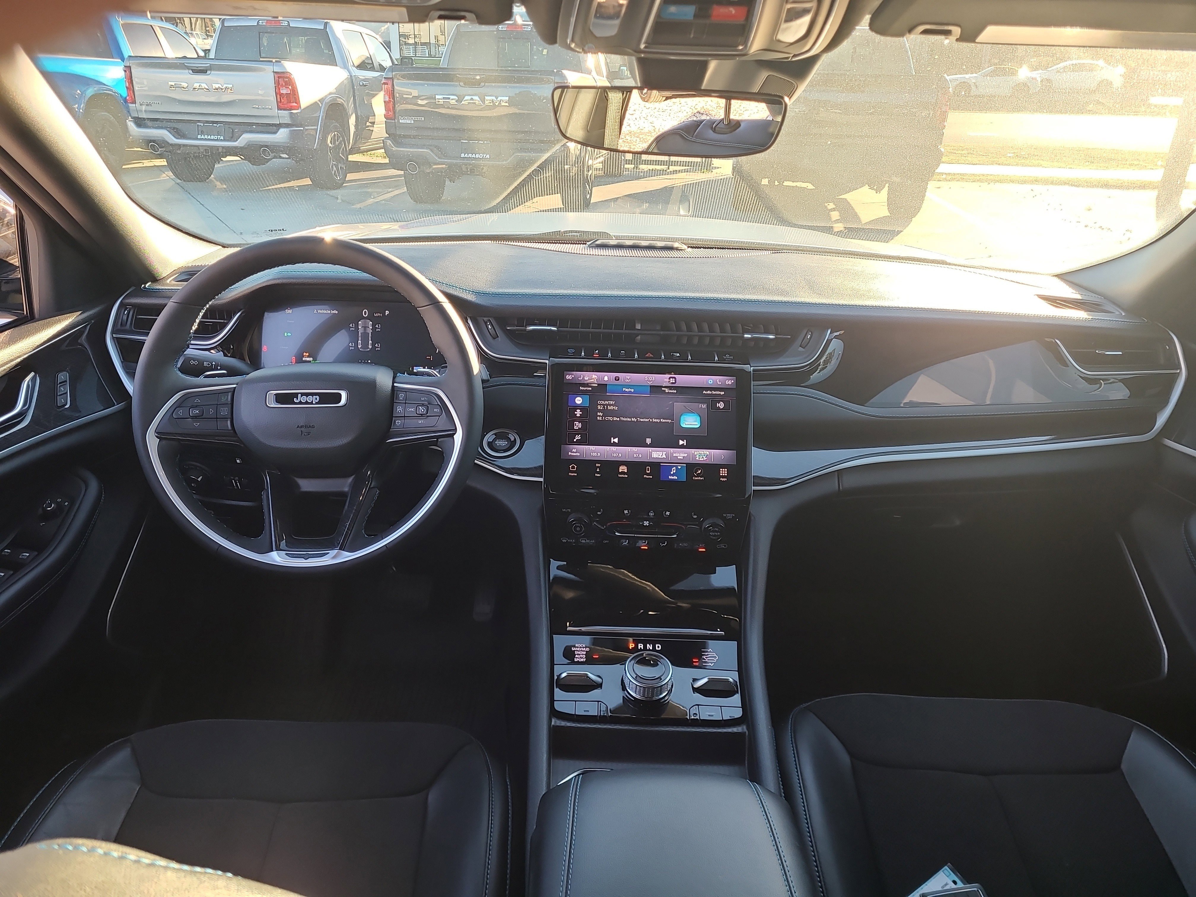 Used 2024 Jeep Grand Cherokee Trailhawk image 14