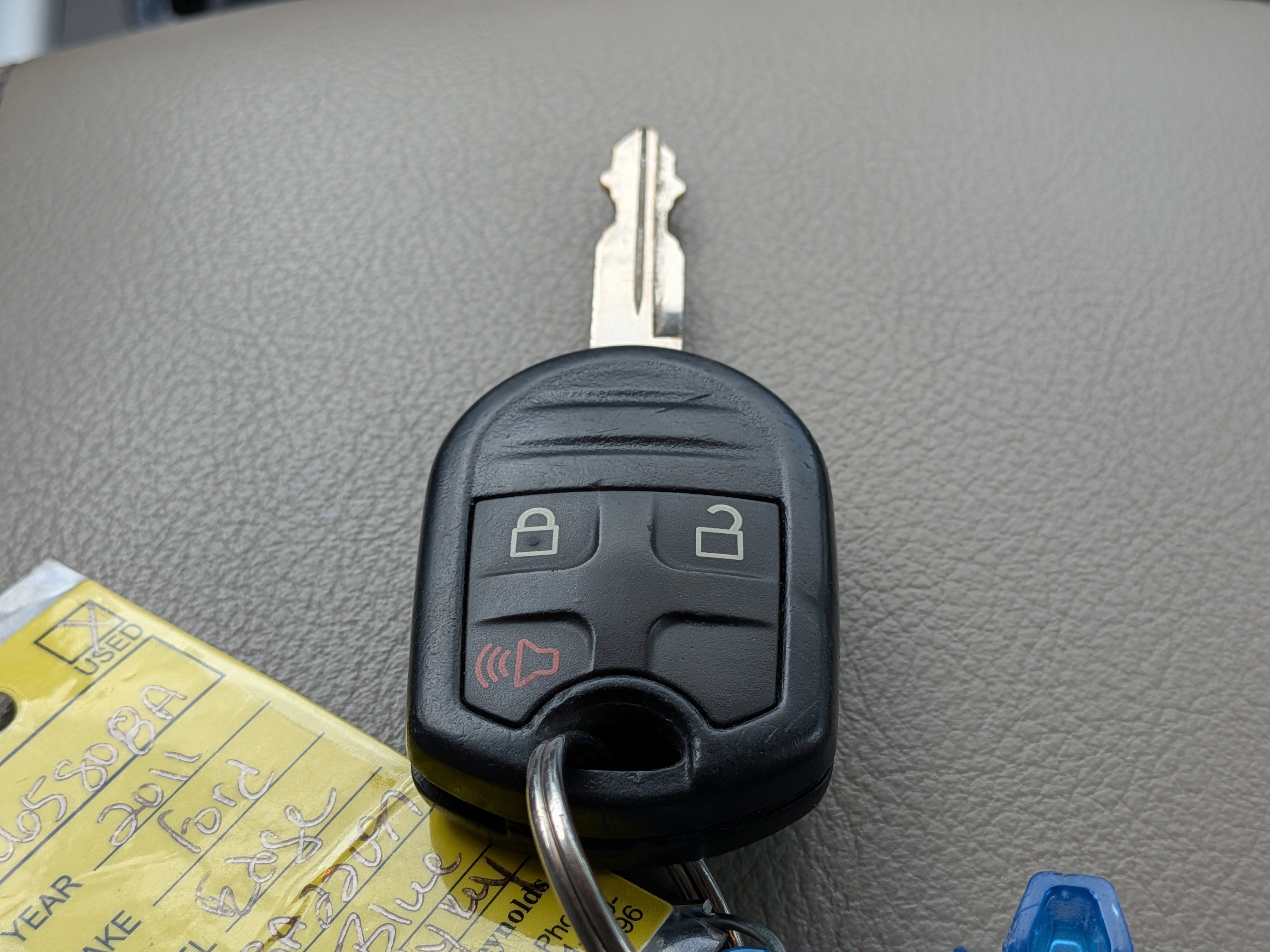 Used 2011 Ford Edge SE image 29