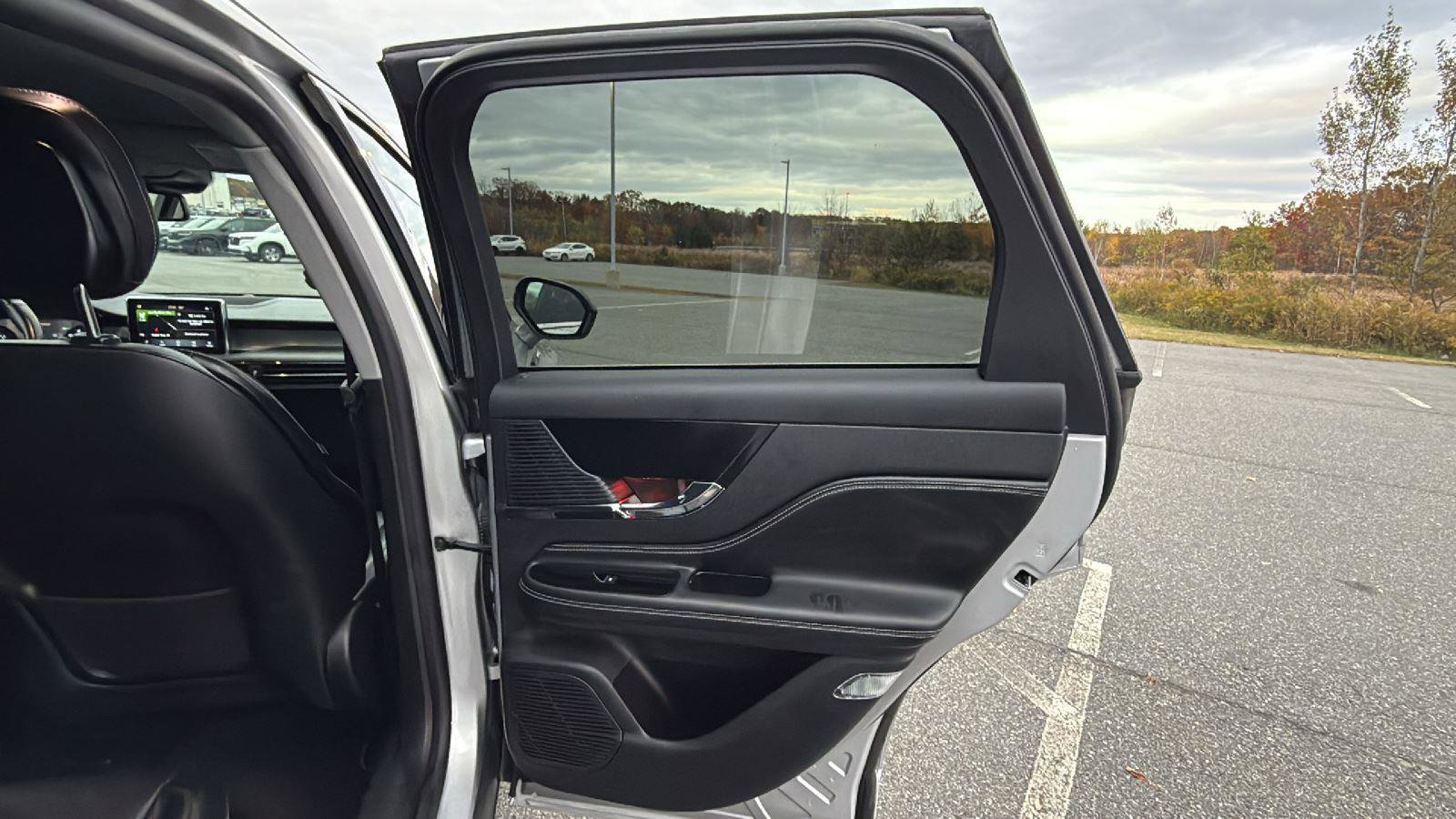 Used 2020 Lincoln Corsair AWD w/ Equipment Group 101A image 18