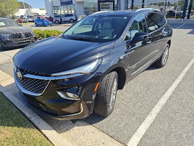 Used 2024 Buick Enclave Avenir image 11