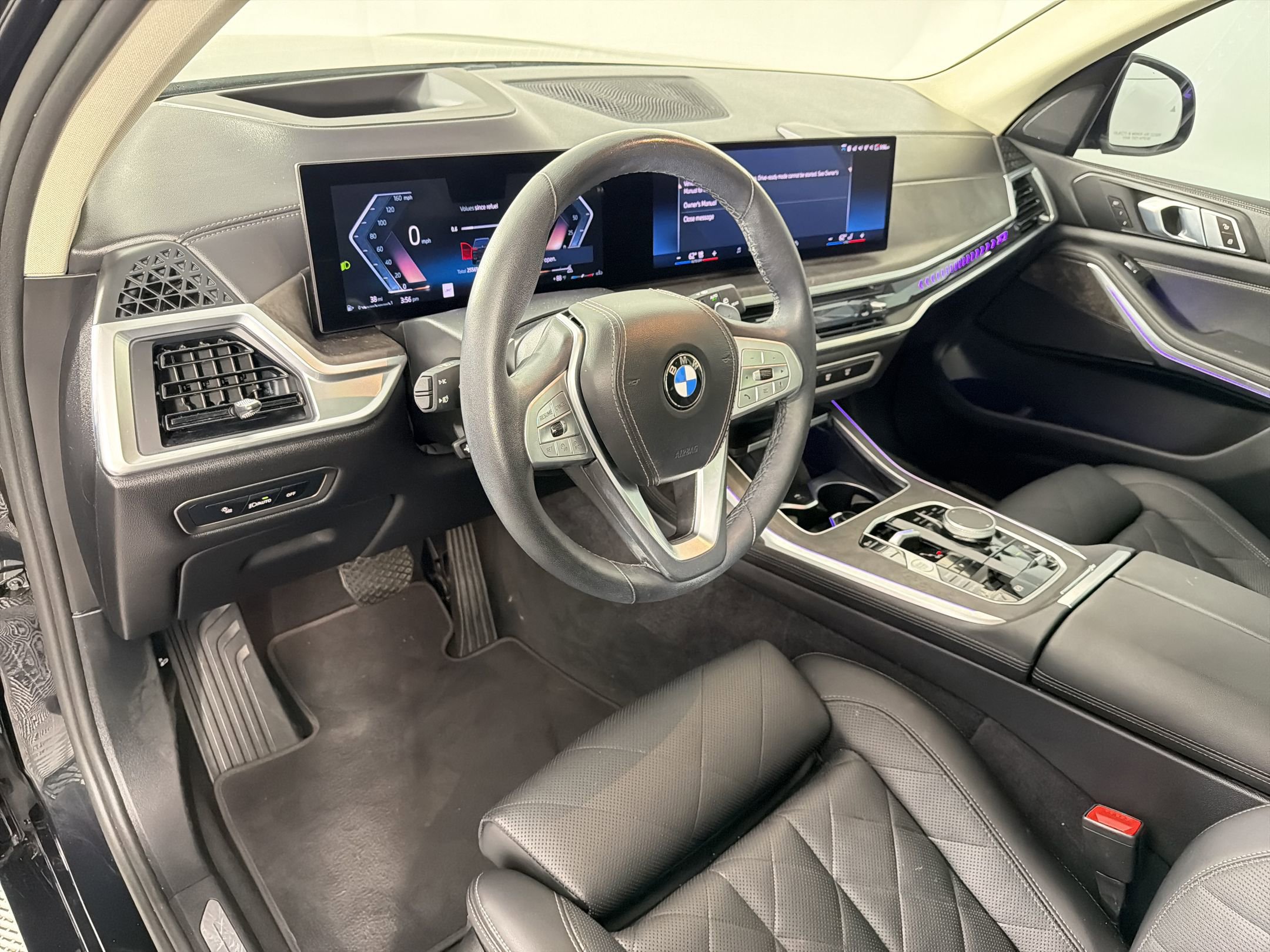 Used 2024 BMW X7 xDrive40i w/ Climate Comfort Package AWD/4WD image 4