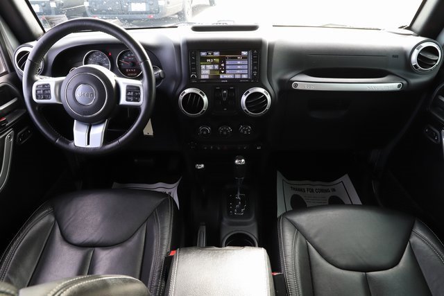 Used 2017 Jeep Wrangler Unlimited Rubicon image 16