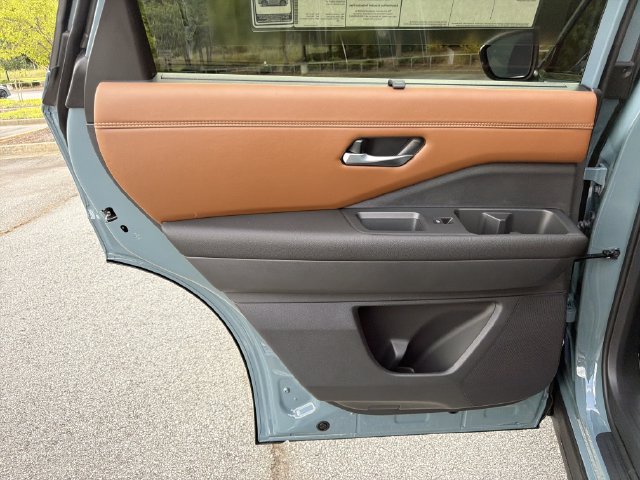 New 2026 Nissan Pathfinder Platinum AWD/4WD image 25