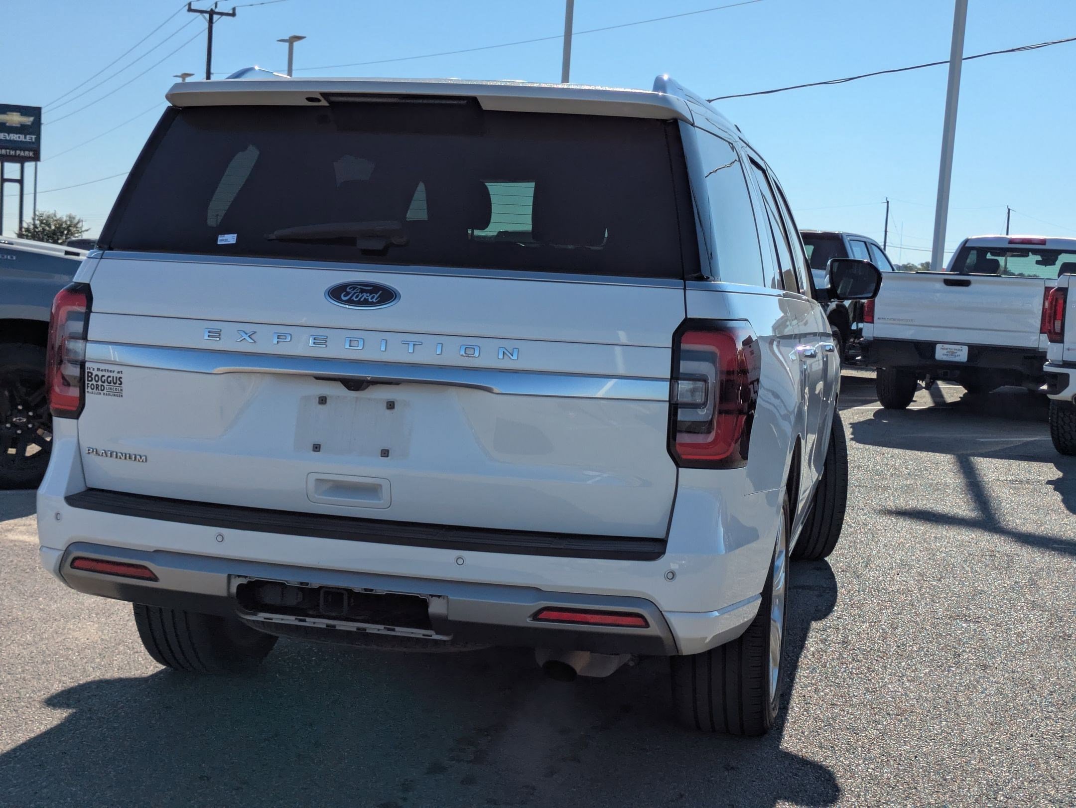 Used 2022 Ford Expedition Platinum image 3