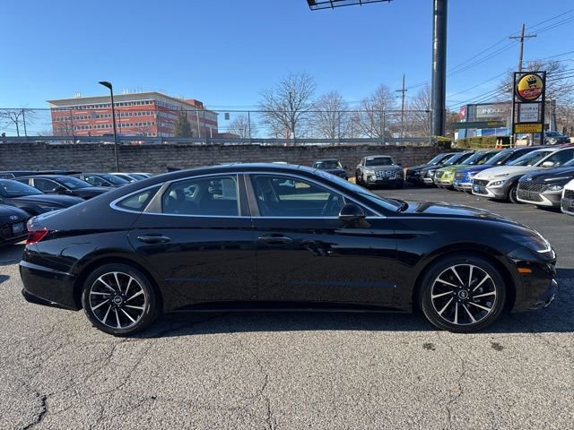 Used 2021 Hyundai Sonata Limited w/ Preferred Accessory Package image 13