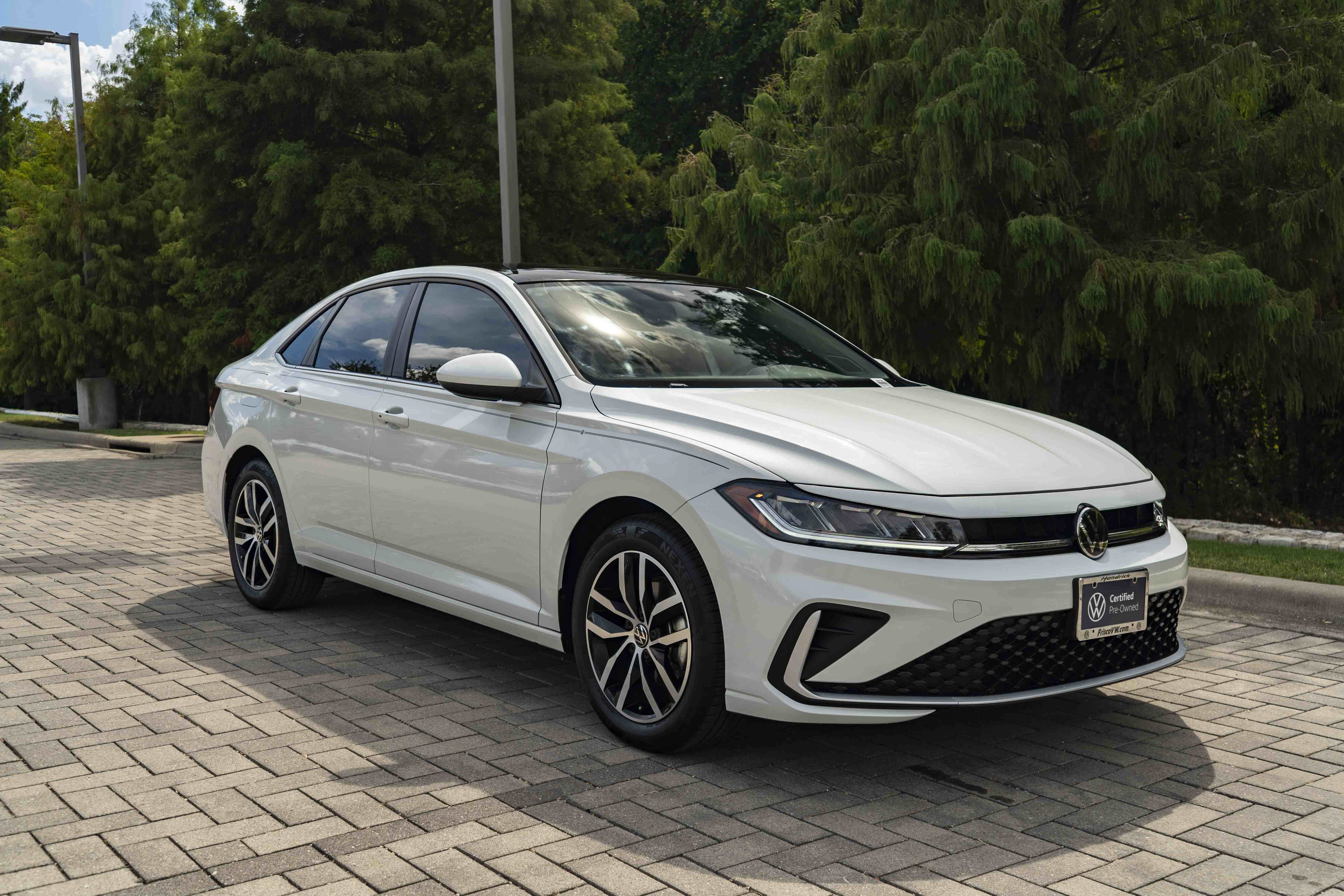 Certified 2026 Volkswagen Jetta SE FWD image 2