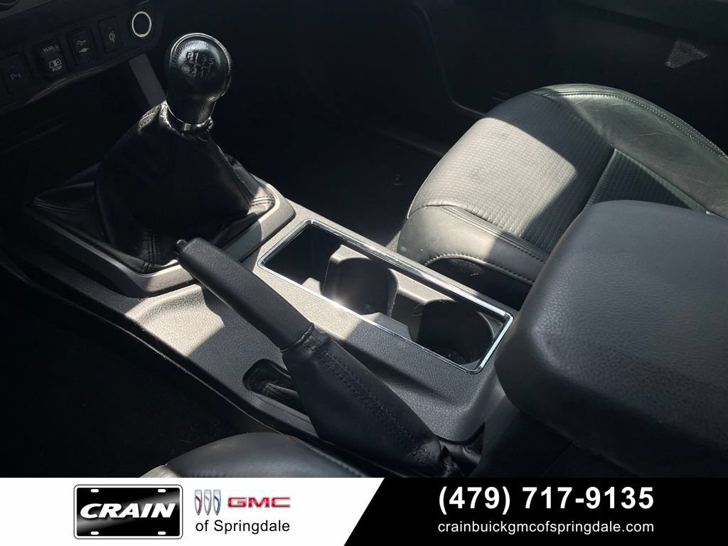 Used 2018 Toyota Tacoma TRD Sport w/ TRD Premium Sport Package AWD/4WD image 16