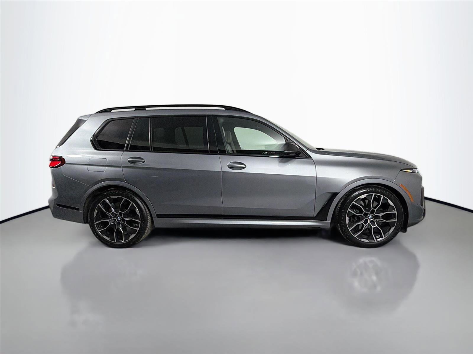 Certified 2024 BMW X7 M60i w/ Executive Package AWD/4WD image 4