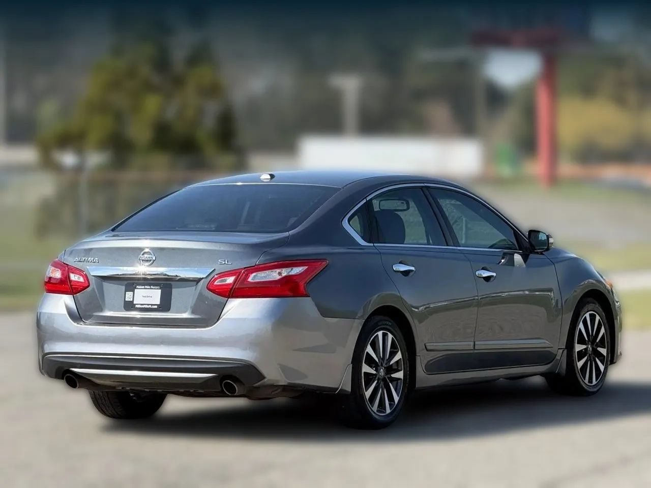 Used 2017 Nissan Altima 2.5 SL w/ Moonroof Package FWD image 9