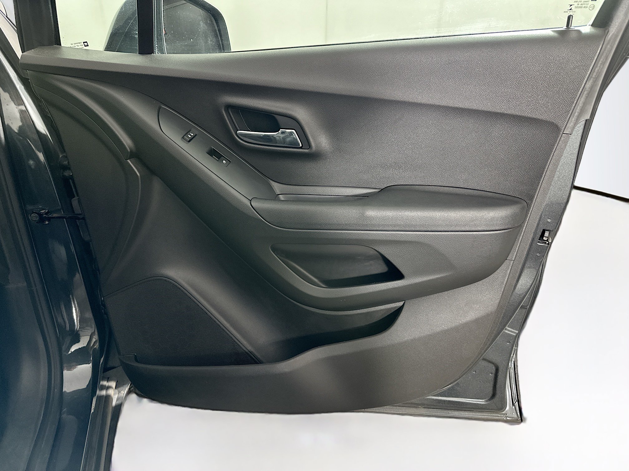 Used 2017 Chevrolet Trax LT w/ LT Convenience Package FWD image 28