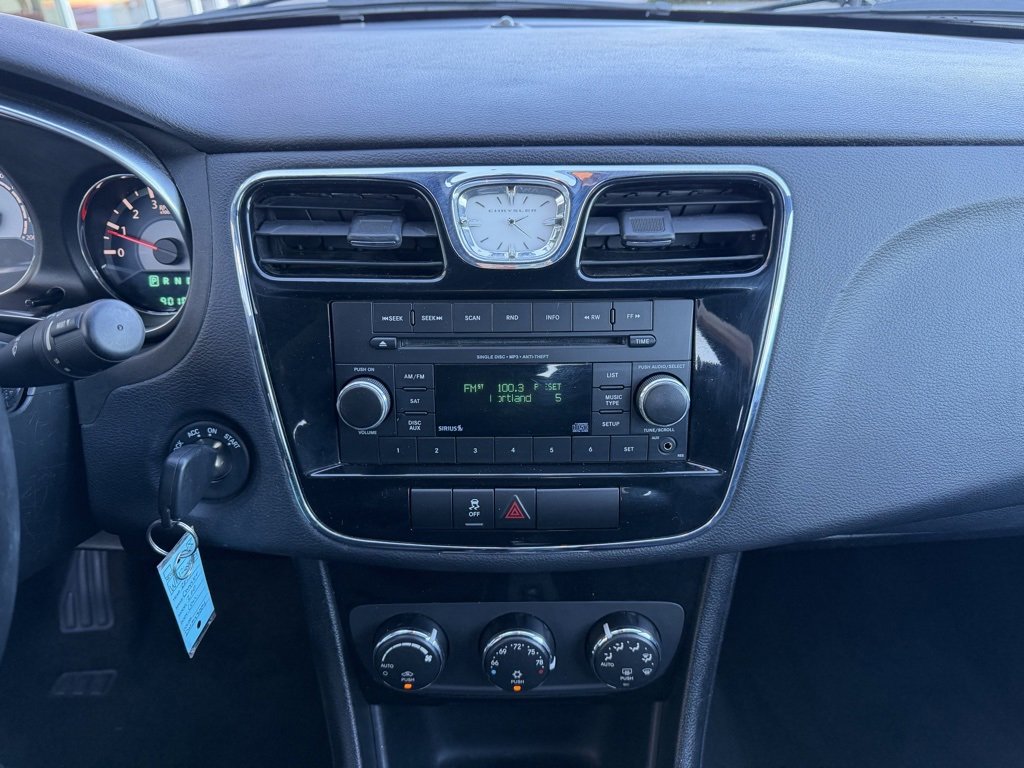 Used 2013 Chrysler 200 Touring image 20