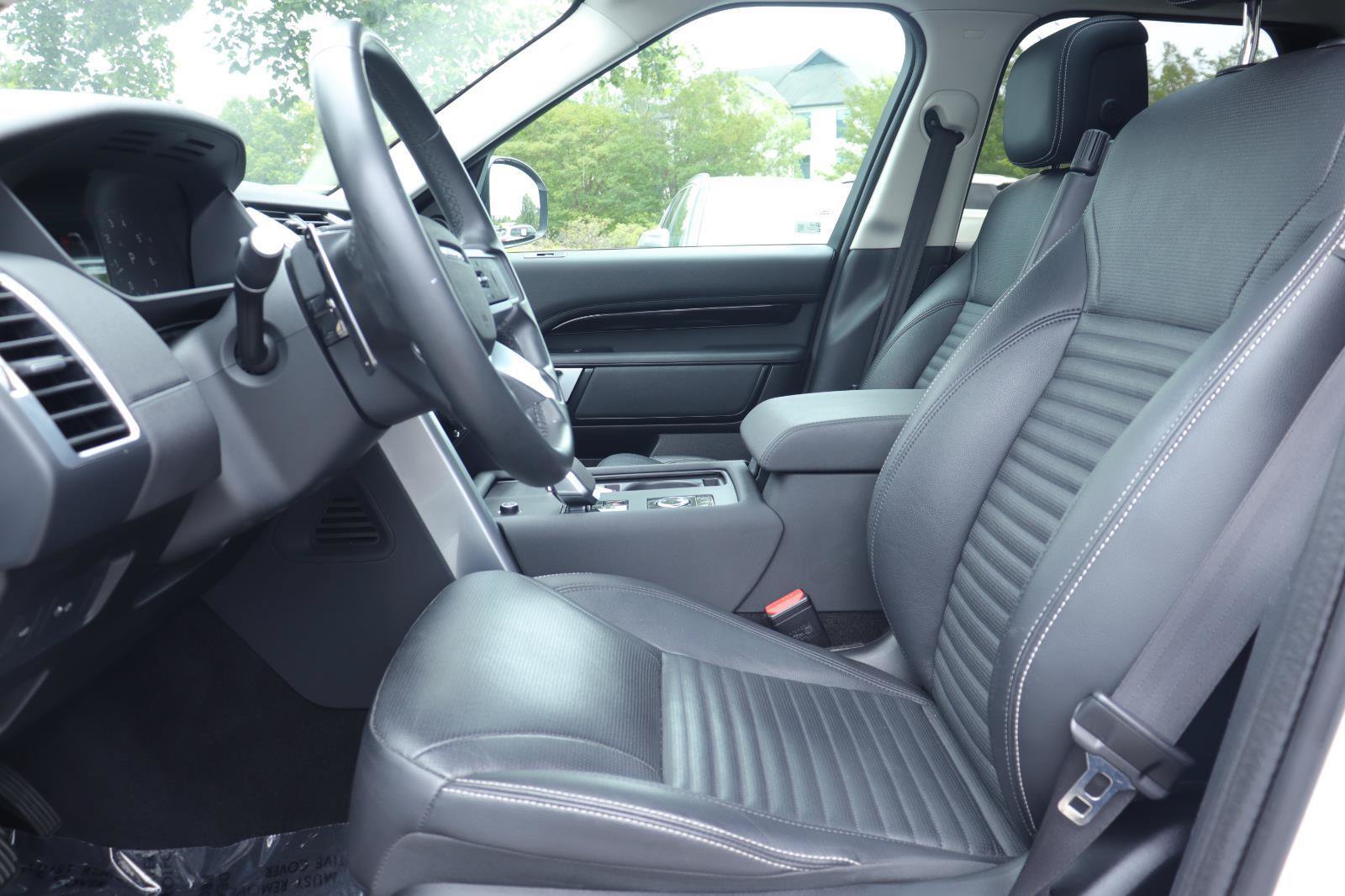 Used 2024 Land Rover Discovery S AWD/4WD image 10