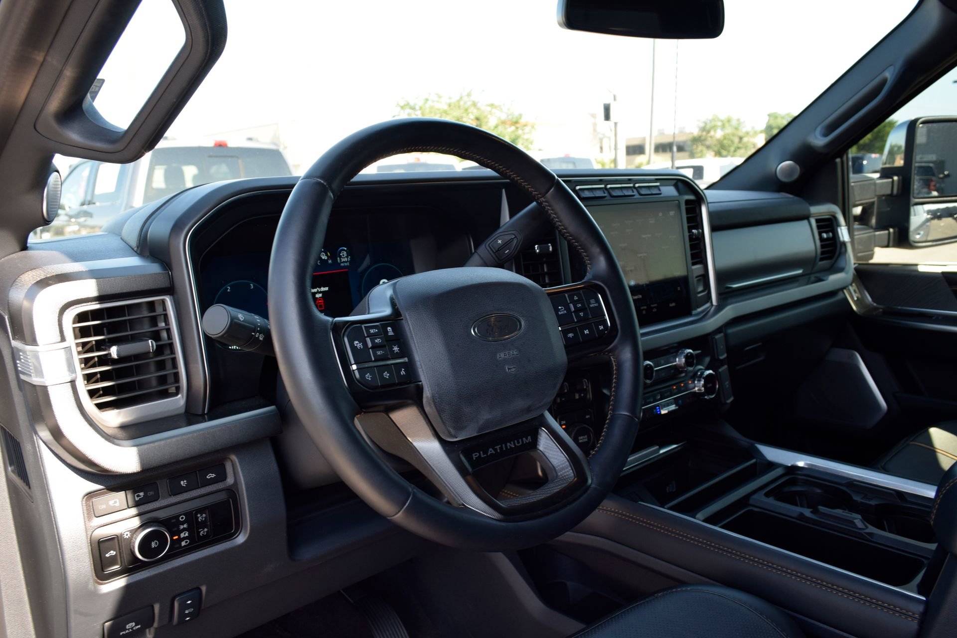 Used 2024 Ford F250 Platinum w/ FX4 Off-Road Package AWD/4WD image 16