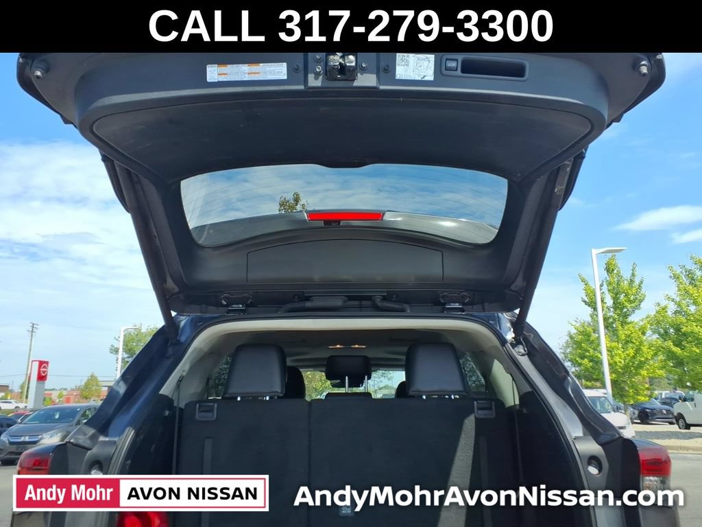 Used 2024 Toyota Highlander XLE AWD/4WD image 10