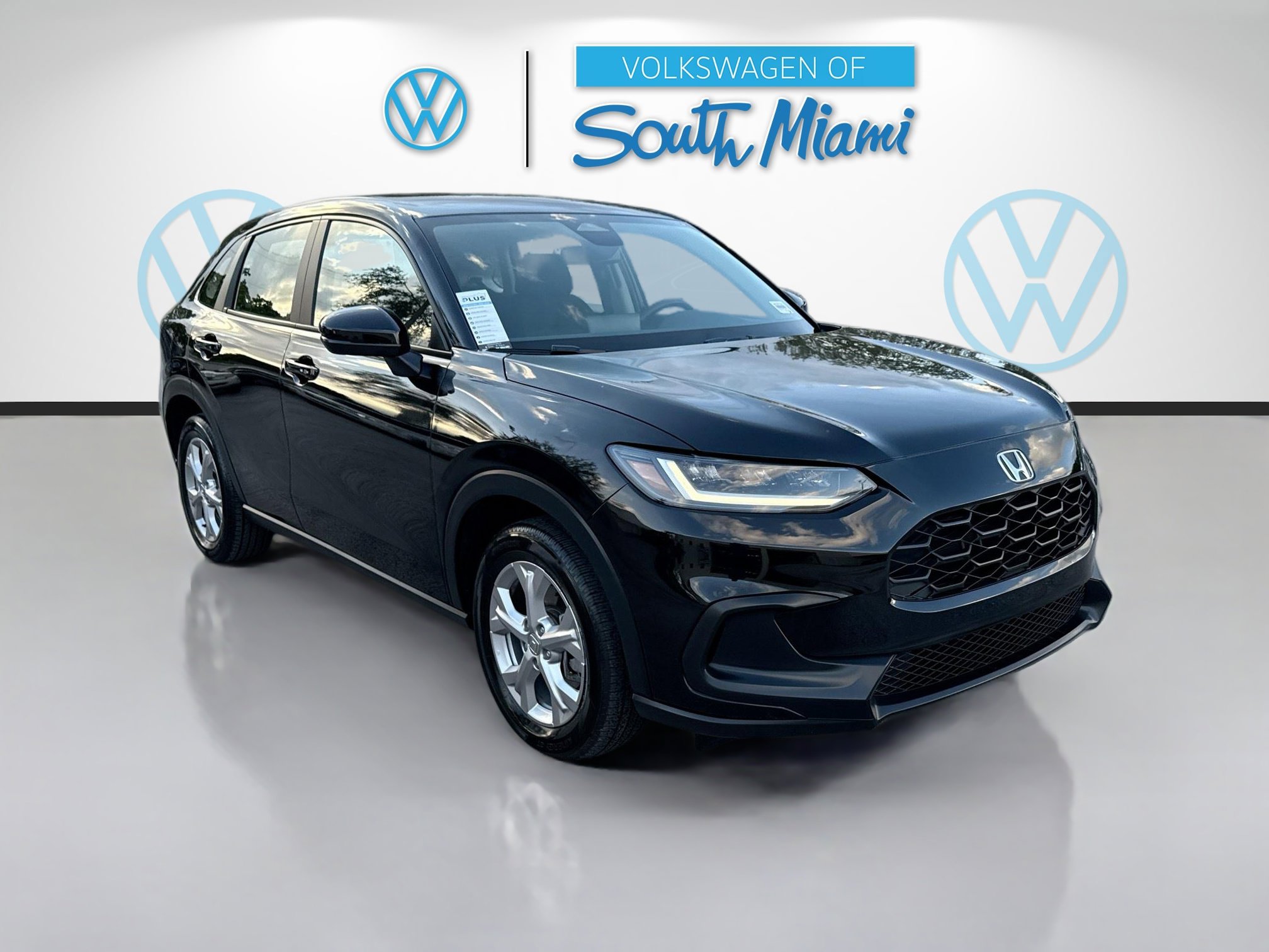 Used 2023 Honda HR-V LX image 1