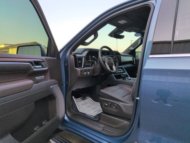 Used 2025 GMC Sierra 1500 Denali w/ Denali Reserve Package AWD/4WD image 9