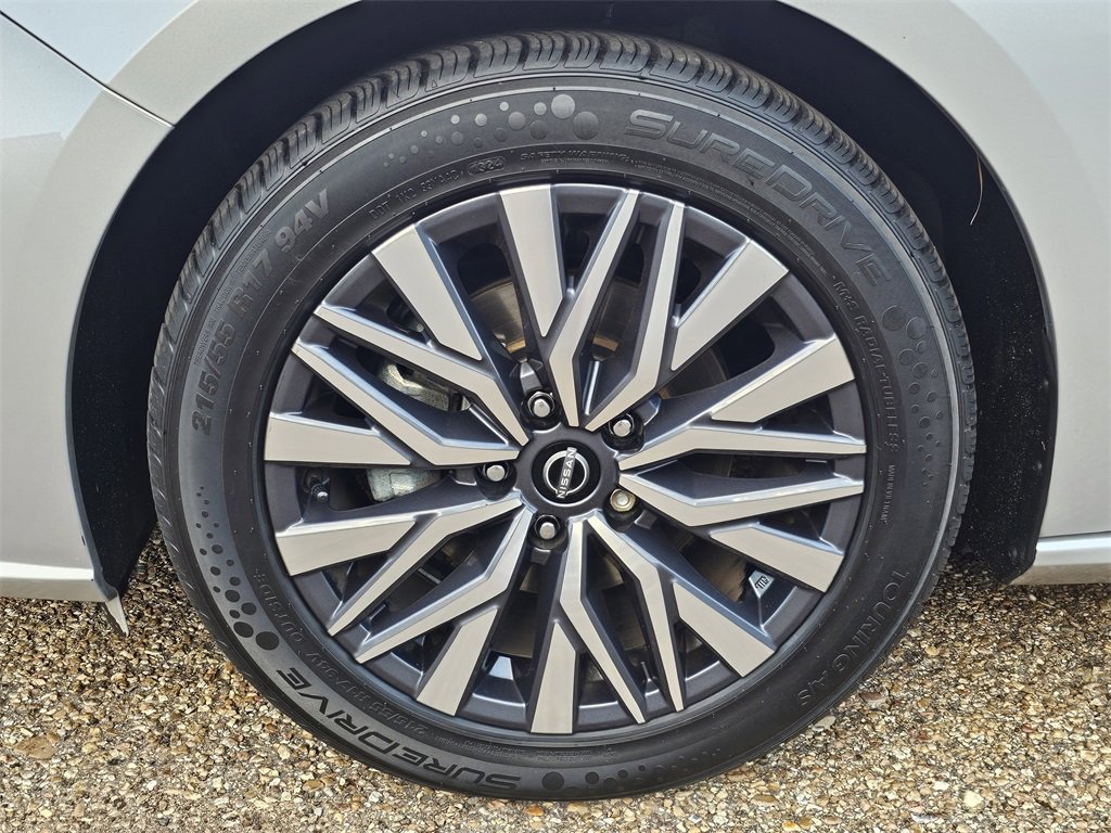 Used 2024 Nissan Altima 2.5 SV image 28