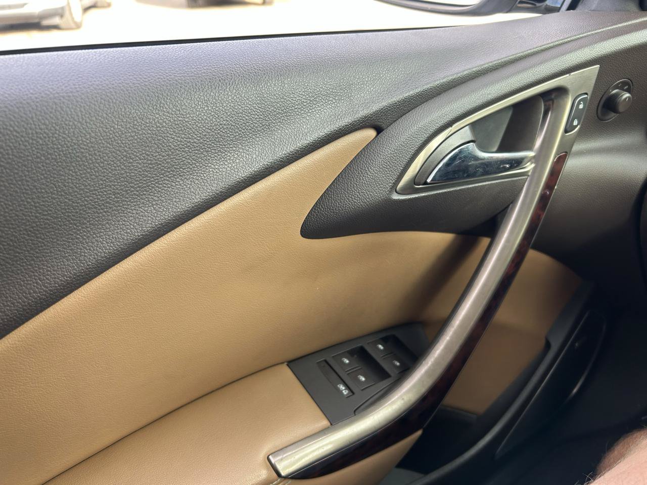 Used 2013 Buick Verano Leather FWD image 28
