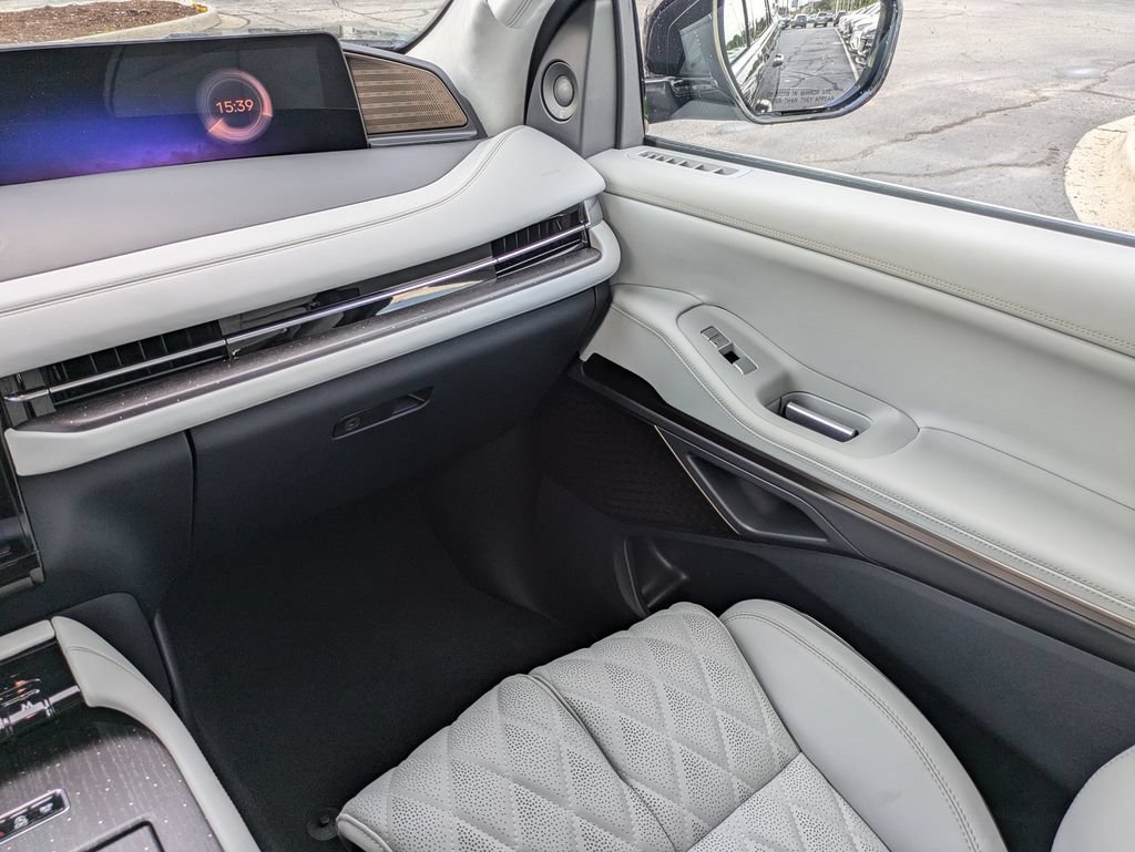 New 2027 Lincoln Navigator L Black Label AWD/4WD image 18