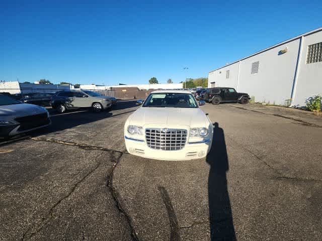 Used 2010 Chrysler 300 C w/ Luxury Group II AWD/4WD image 4