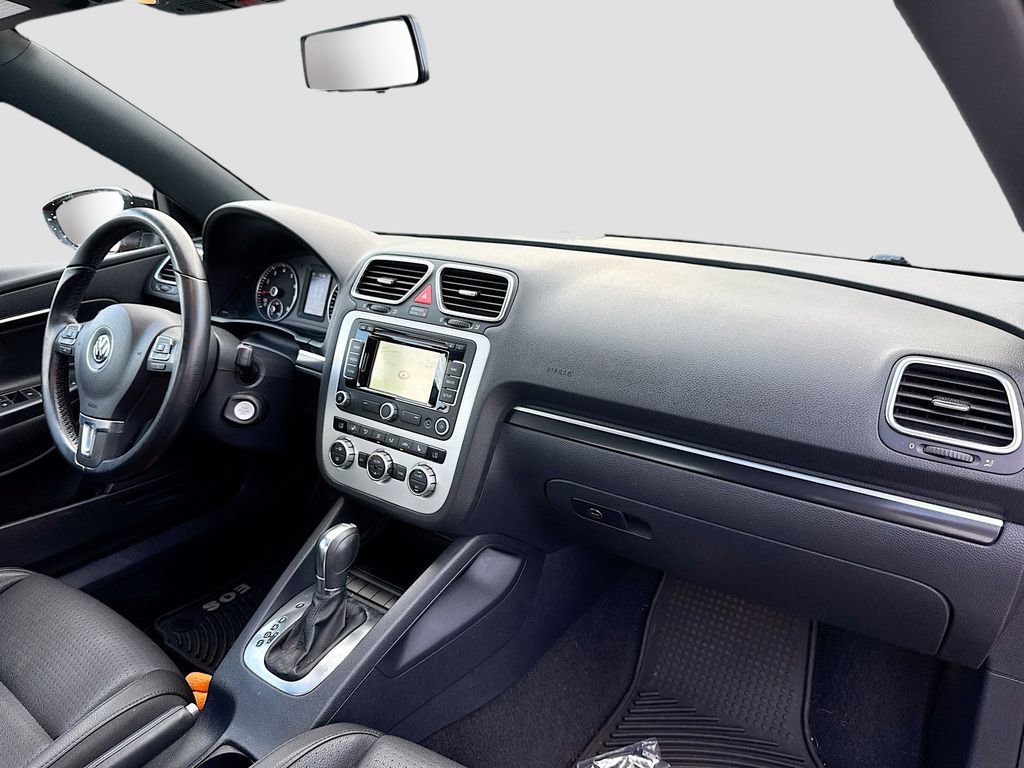 Used 2014 Volkswagen Eos w/ Sport Package FWD image 26