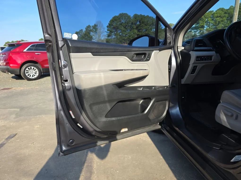 Used 2018 Honda Odyssey EX-L image 46
