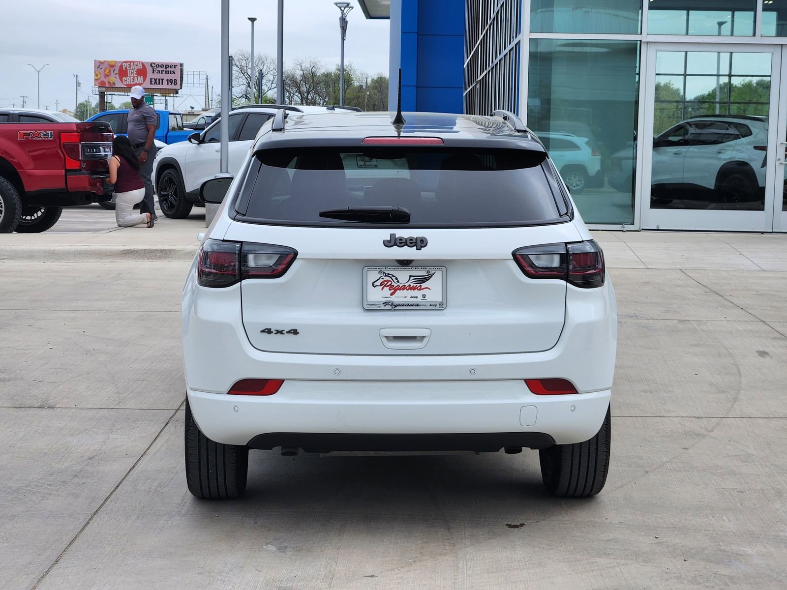 Used 2024 Jeep Compass Limited w/ High Altitude Package AWD/4WD image 8