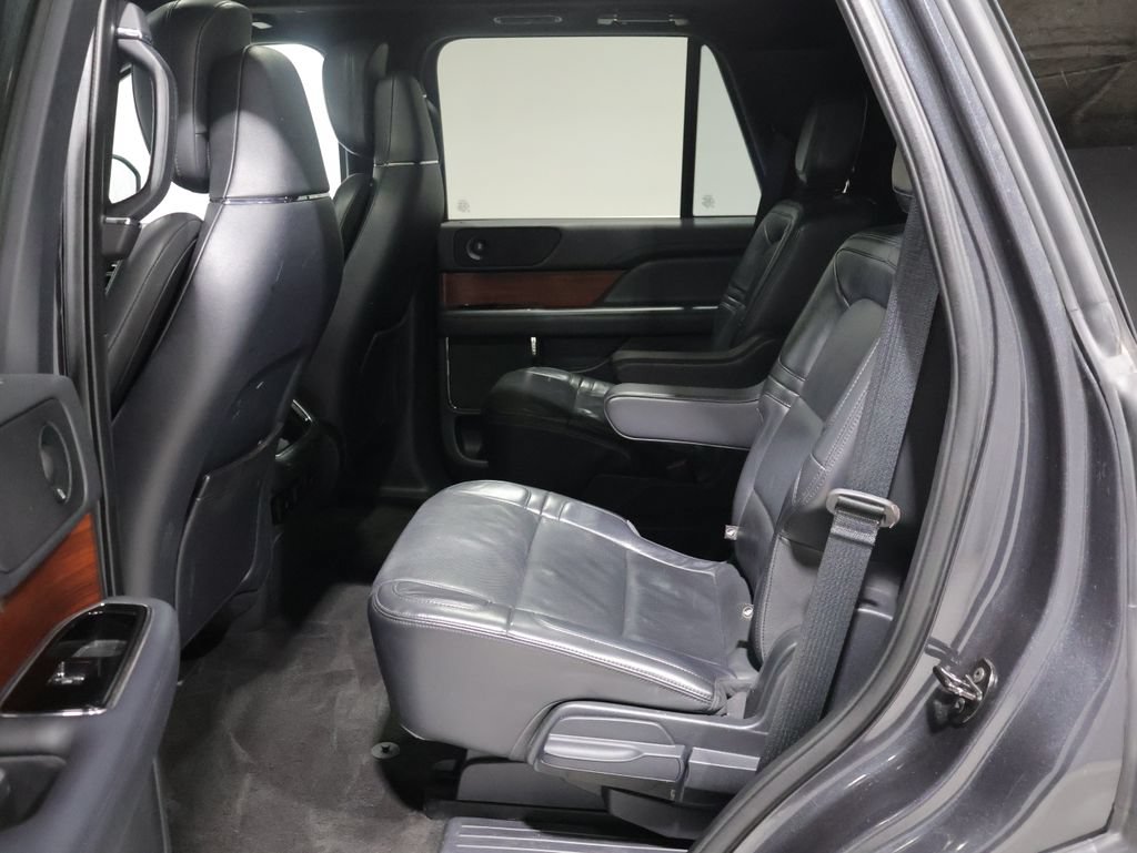 Used 2022 Lincoln Navigator Reserve AWD/4WD image 17