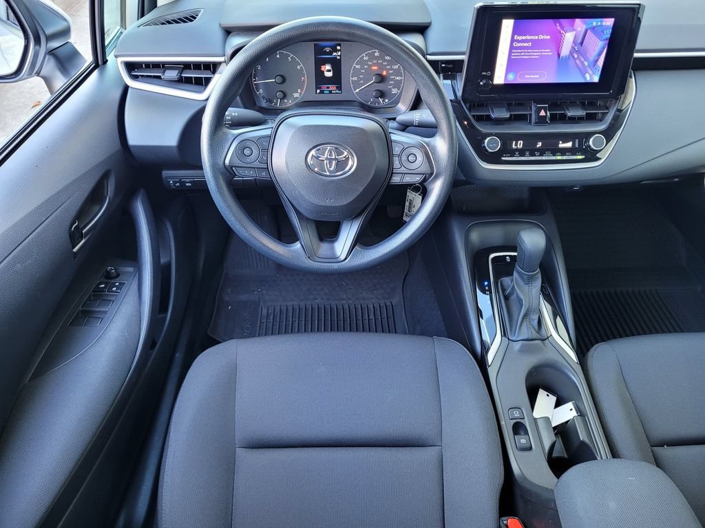 Used 2025 Toyota Corolla LE FWD image 10