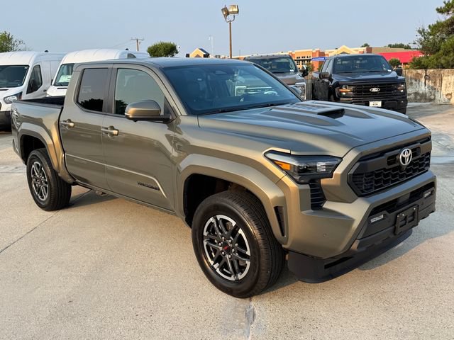 Used 2025 Toyota Tacoma TRD Sport w/ TRD Sport Premium Package AWD/4WD image 6