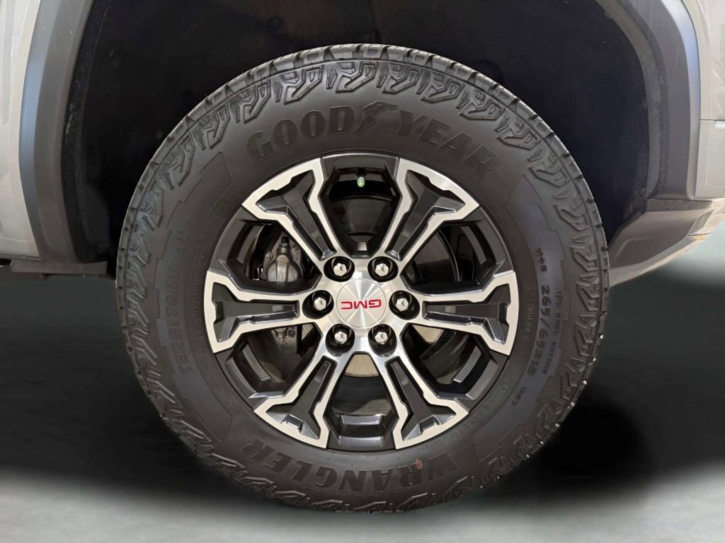 Used 2025 GMC Canyon AT4 AWD/4WD image 43