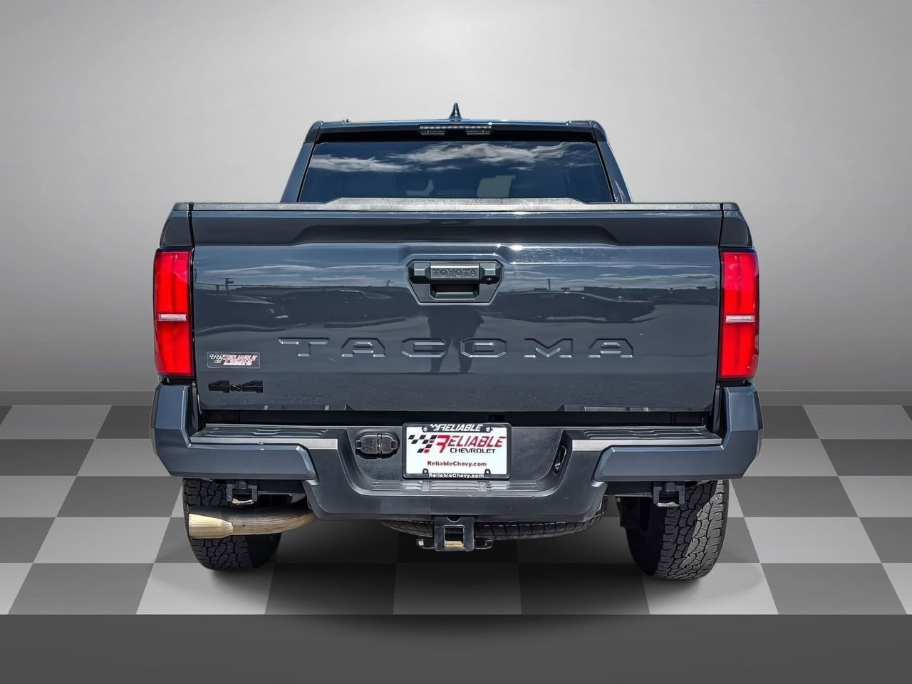 Used 2024 Toyota Tacoma TRD Off-Road AWD/4WD image 5