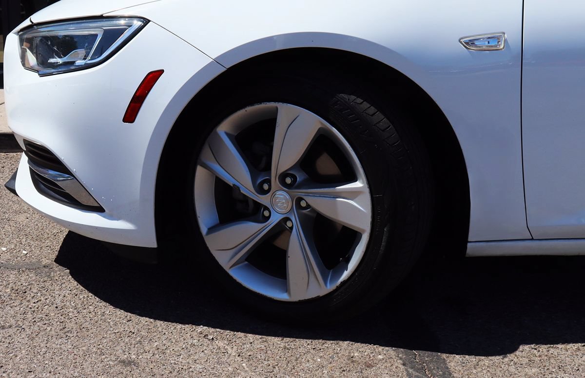 Used 2018 Buick Regal Preferred w/ Sights and Sounds Package FWD image 5