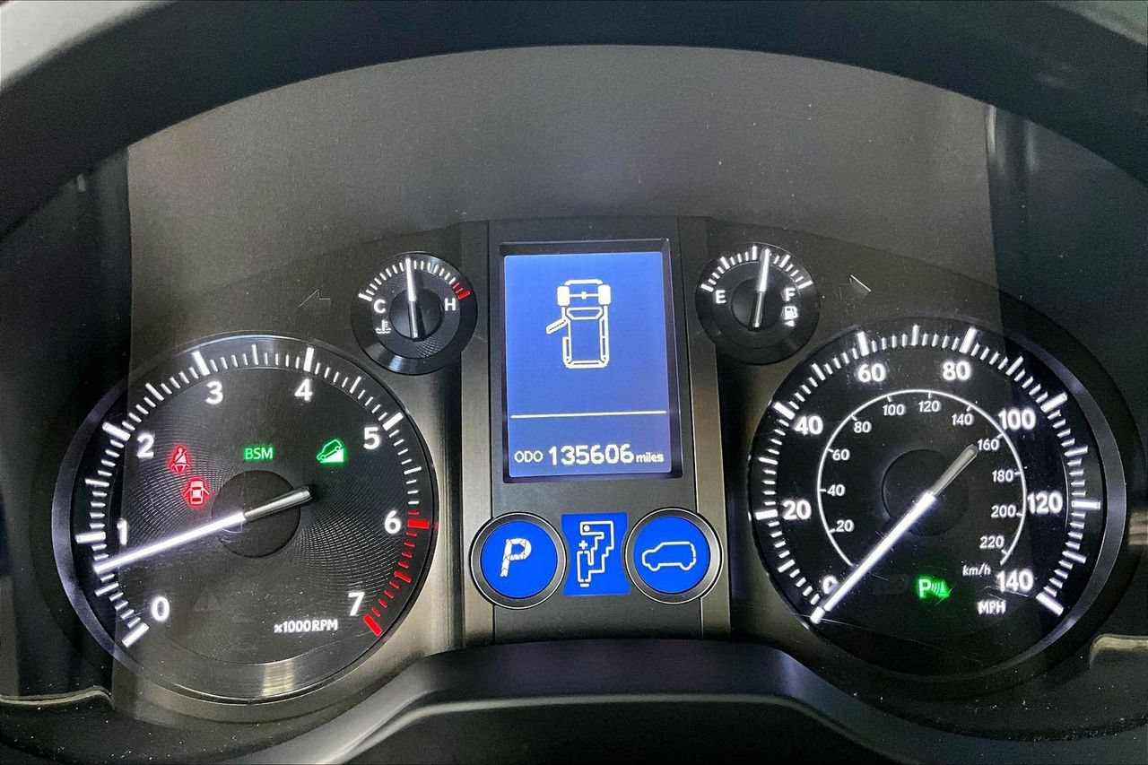 Used 2014 Lexus GX 460 w/ Premium Package AWD/4WD image 23