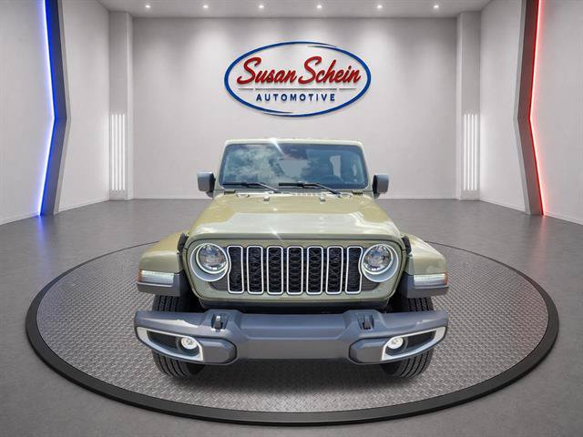 Used 2026 Jeep Wrangler Unlimited Sahara AWD/4WD image 2