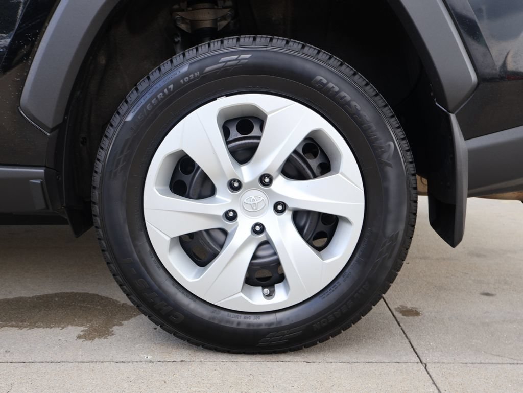 Used 2020 Toyota RAV4 LE w/ All Weather Liner Package AWD/4WD image 30
