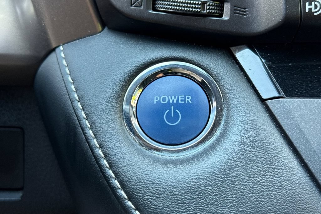 Certified 2018 Toyota RAV4 XLE AWD/4WD image 21