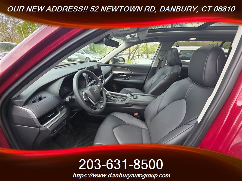 Used 2025 Toyota Grand Highlander AWD image 10
