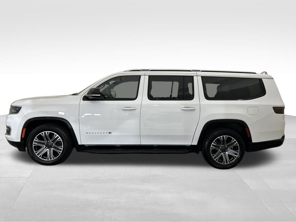 Used 2024 Jeep Wagoneer L Series II w/ Flexible Seating Group image 2