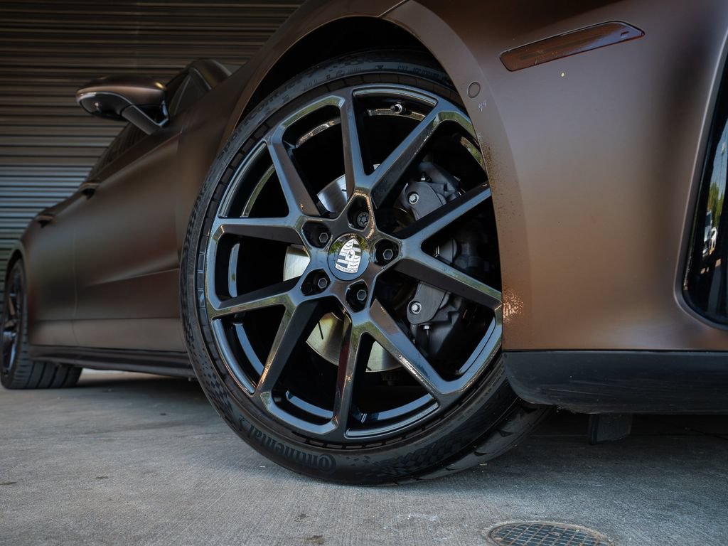 Certified 2024 Porsche Panamera image 12