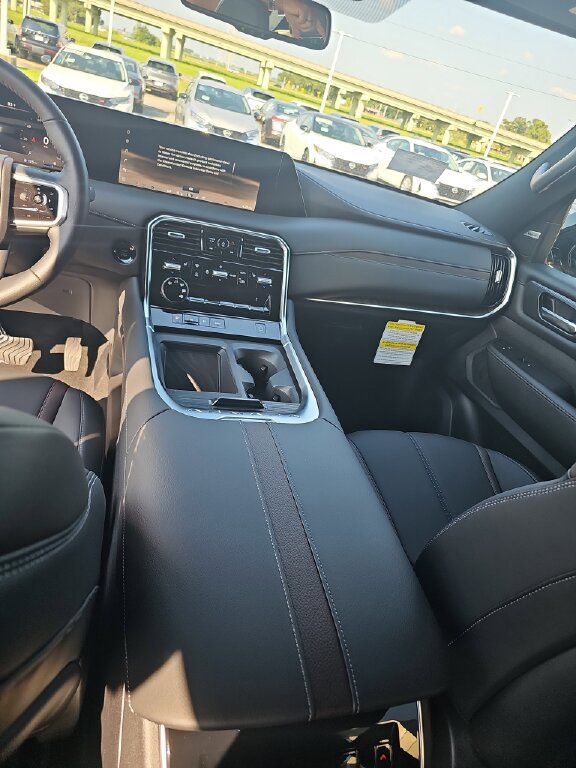 New 2026 Nissan Armada SL w/ Captain's Chari Seat Package image 5