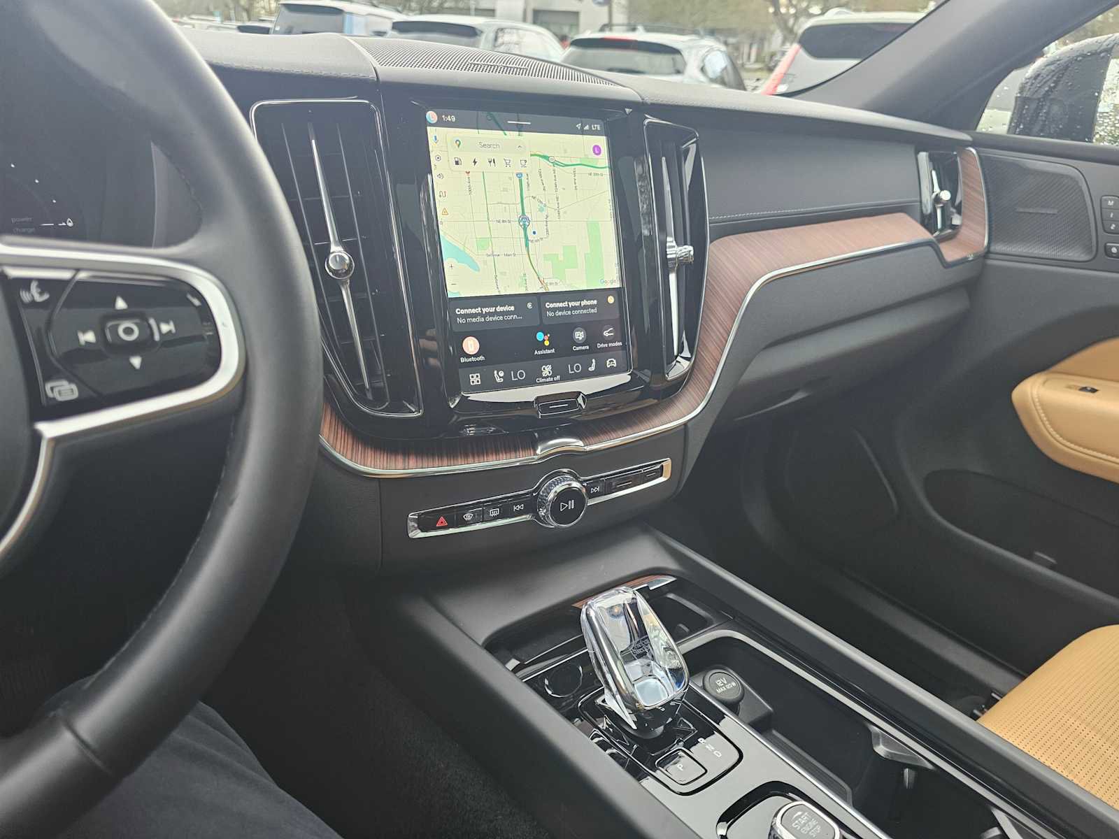 Certified 2025 Volvo XC60 T8 Ultra w/ Protection Package Premier image 29