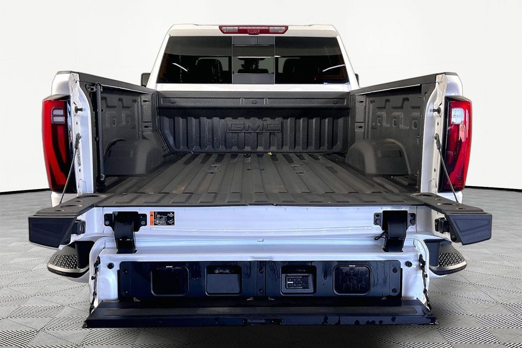 Certified 2025 GMC Sierra 2500 Denali Ultimate w/ Max Trailering Package AWD/4WD image 7