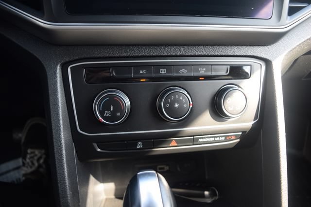 Used 2018 Volkswagen Atlas Launch Edition FWD image 11