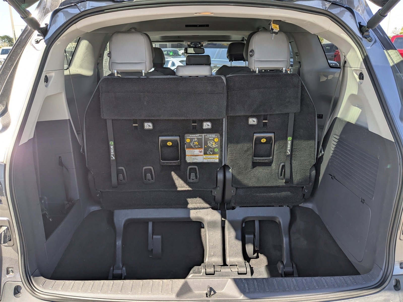 Used 2022 Toyota Sienna XLE image 13